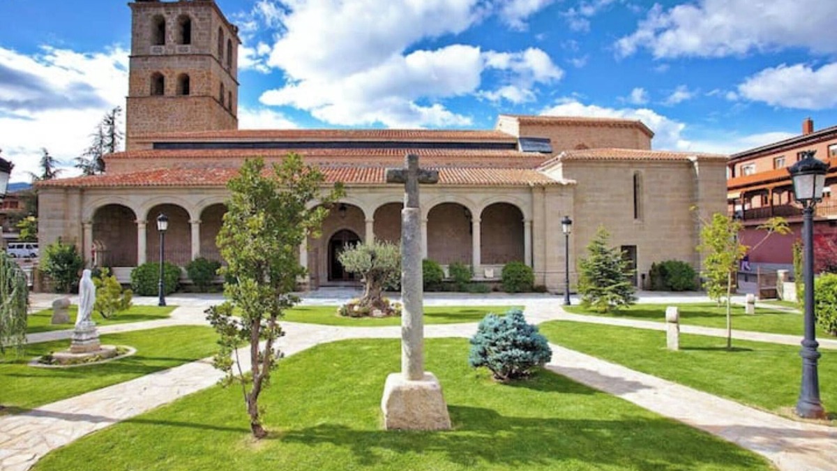 Manzanares el Real Cottage | Hotel Postiguillo