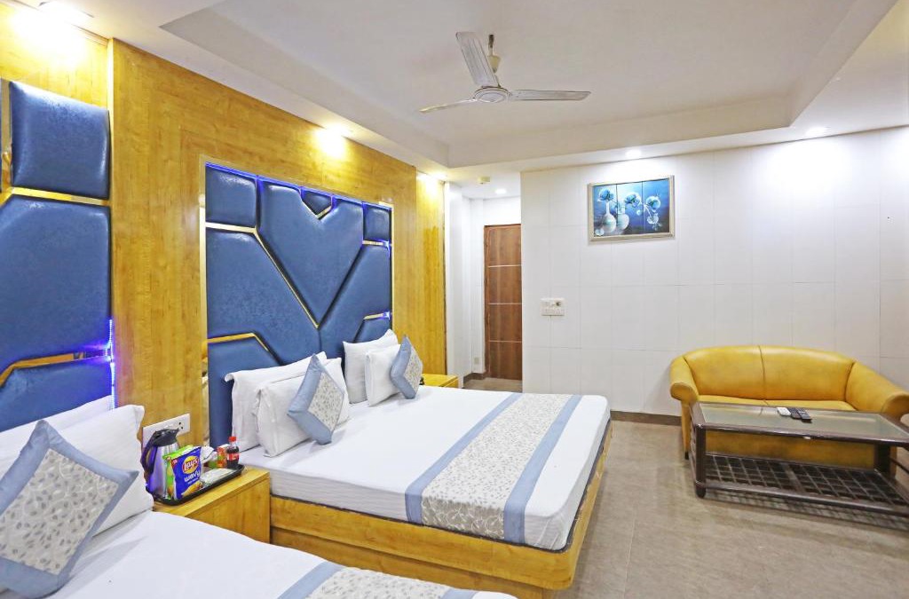 Jangpura Hotel | Hotel Preet Palace -5 Mints Walk From Nizamuddin Railway Station