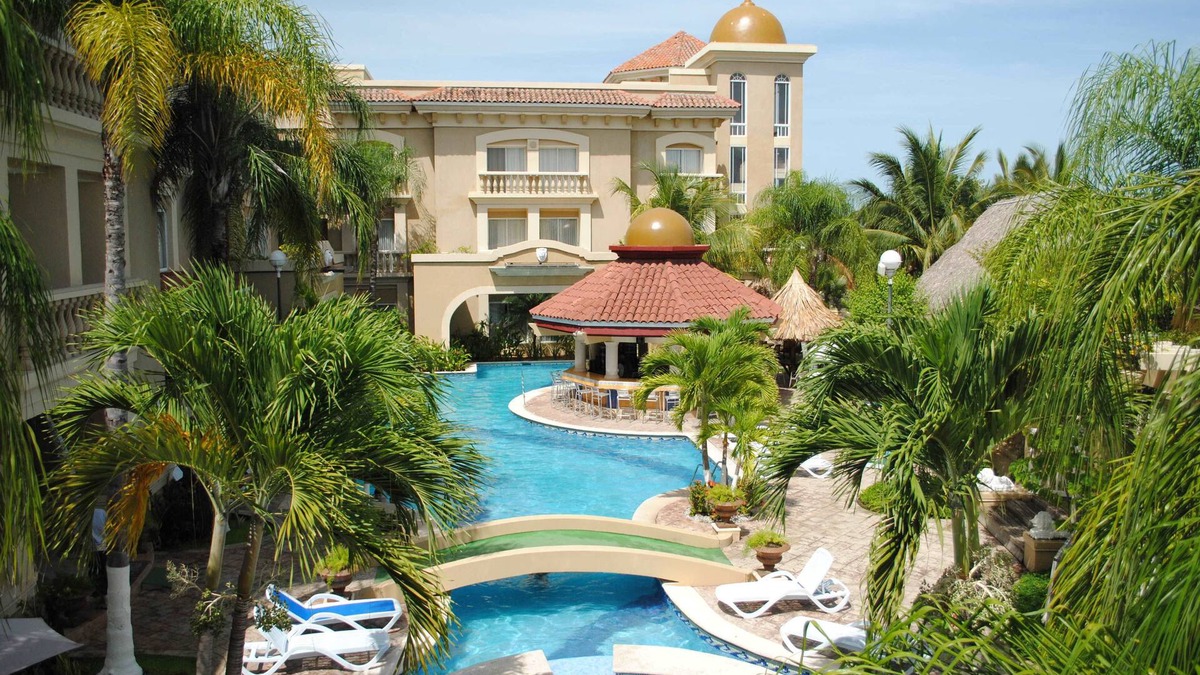 La Ceiba Hotel | Hotel Quinta Real