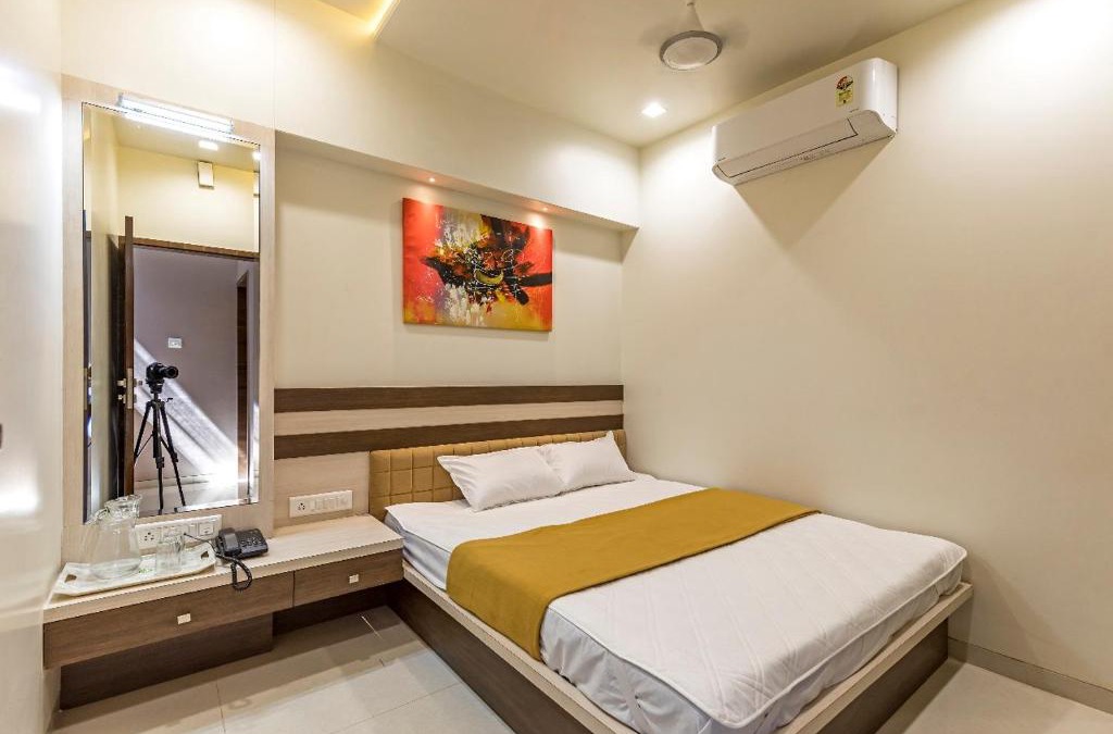 Kolhapur Hotel | Hotel Rajlaxmi Grand