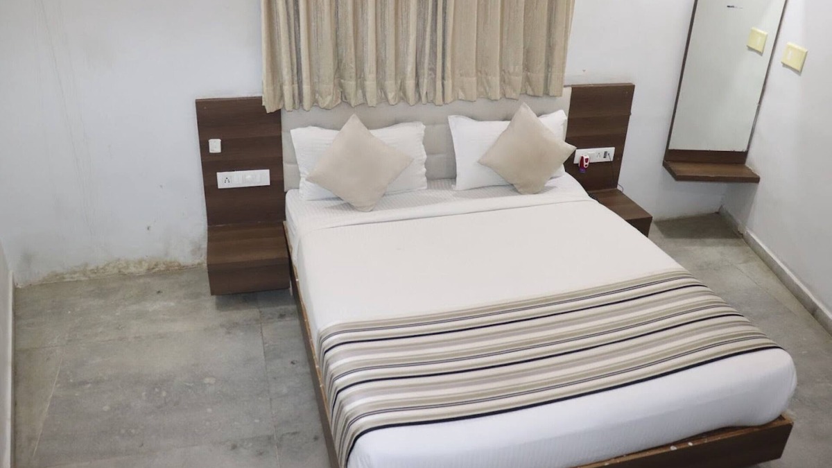 Mahesana Hotel | Hotel Rajpath Inn