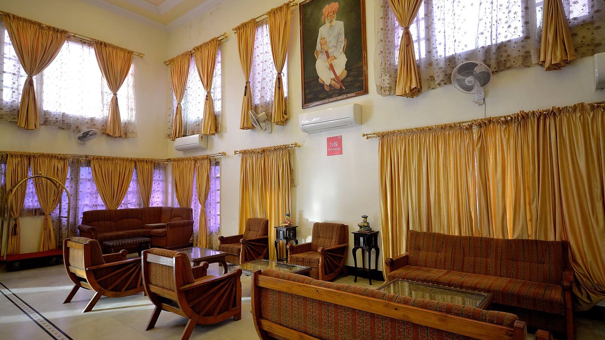 Air Force Area Hotel | Hotel Rajputana Palace