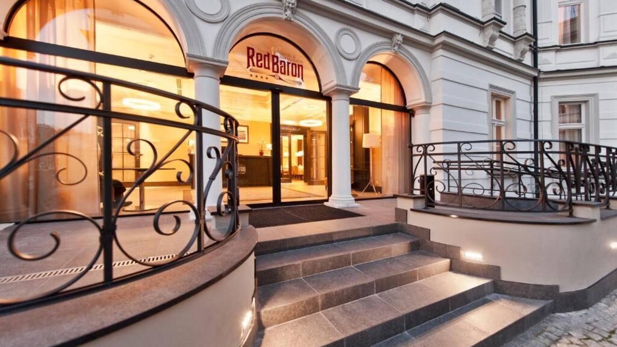 Swidnica Hotel | Hotel Red Baron