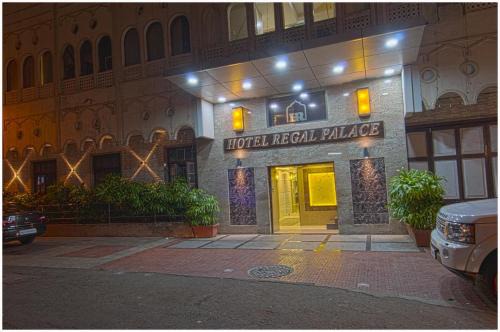 Girgaon Hotel | Hotel Regal Palace