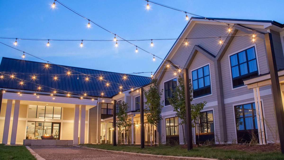 Urbandale Hotel | Hotel Renovo Des Moines Urbandale,Tapestry Collection Hilton
