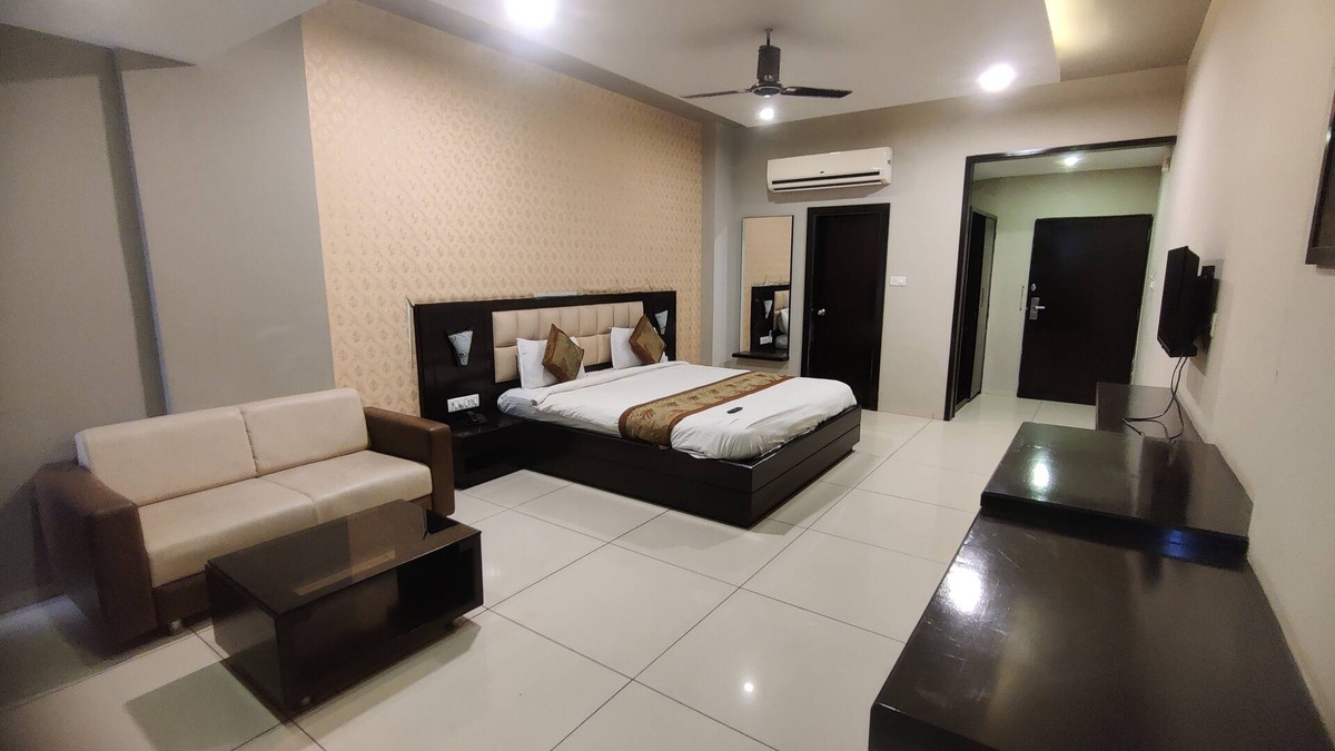 Vallabh Vidhyanagar Hotel | Hotel Restandview