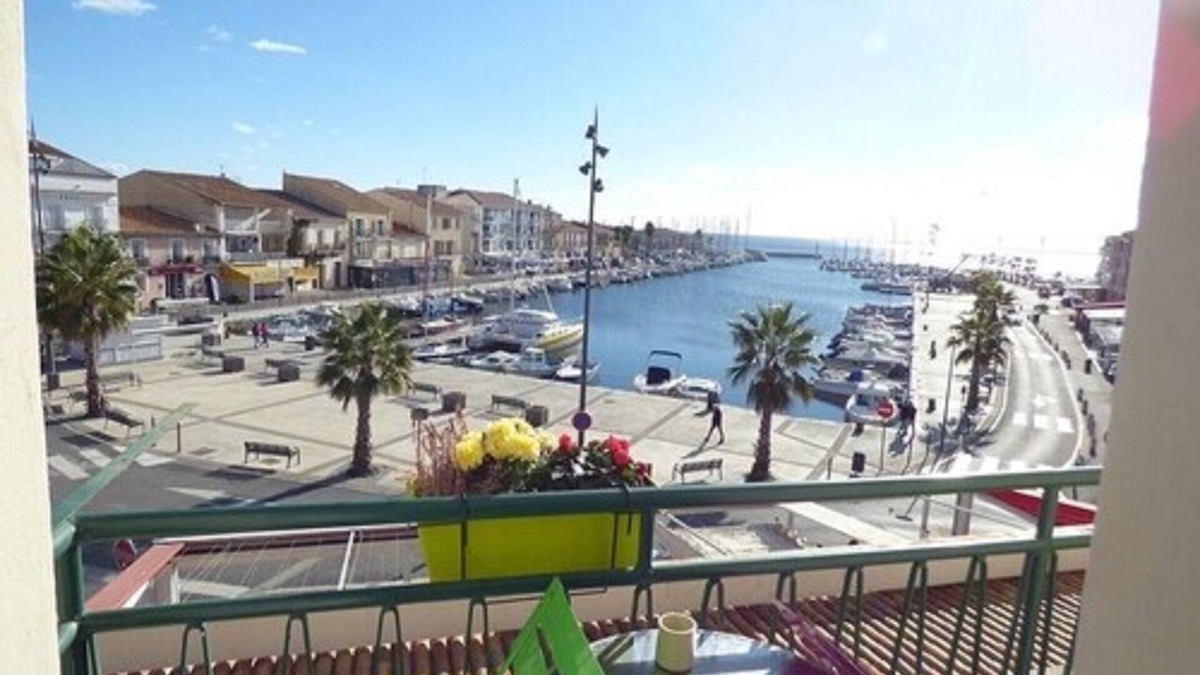 Meze Hotel | Hotel Restaurant du Port