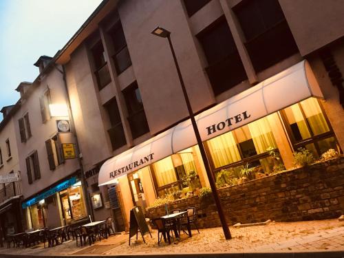 Pont-de-Salars Hotel | Hotel Restaurant L'AGAPANTHE