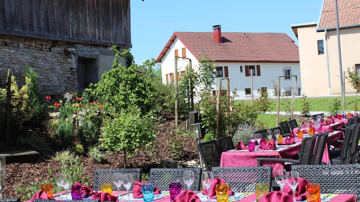 Amancey Hotel | Hotel Restaurant Le Champs des Lys