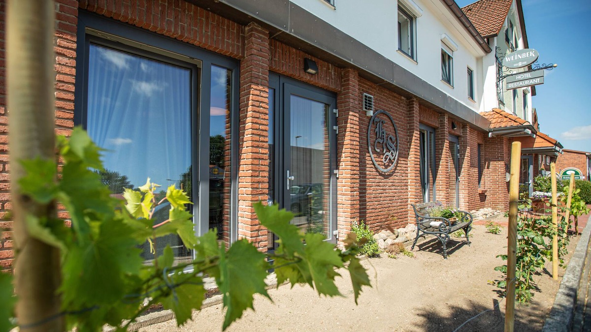 Baken Hotel | Hotel, Restaurant und Weinhandel Weinbek