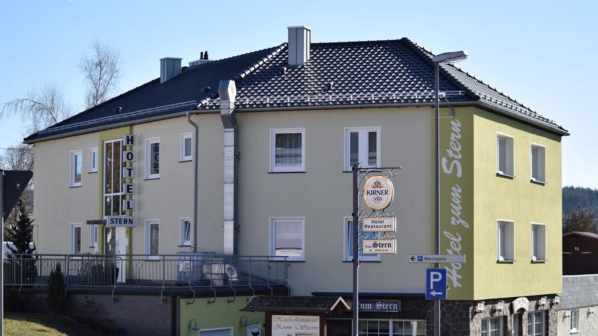 Seelbach-Schutter House | Hotel-Restaurant Zum Stern - double room shower/toilet