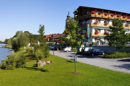 Windorf Hotel | Hotel Restaurant Zum Goldenen Anker mit Hallenbad & Wellnessbereich