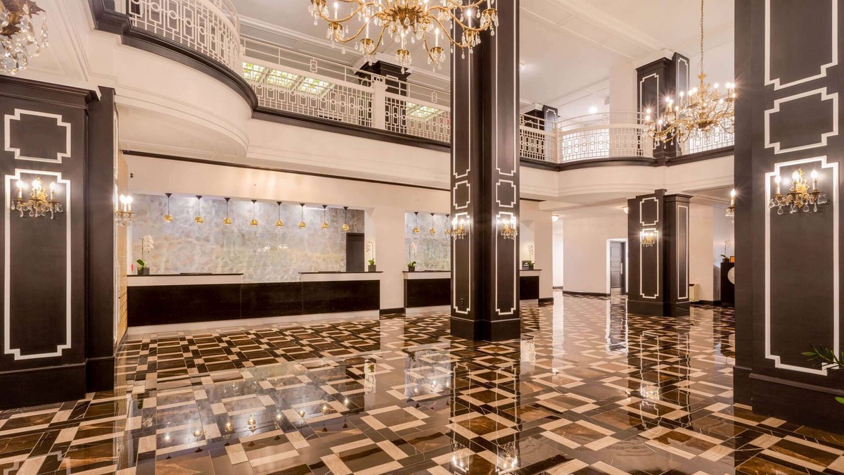 Fond du Lac Hotel | Hotel Retlaw, Trademark Collection by Wyndham