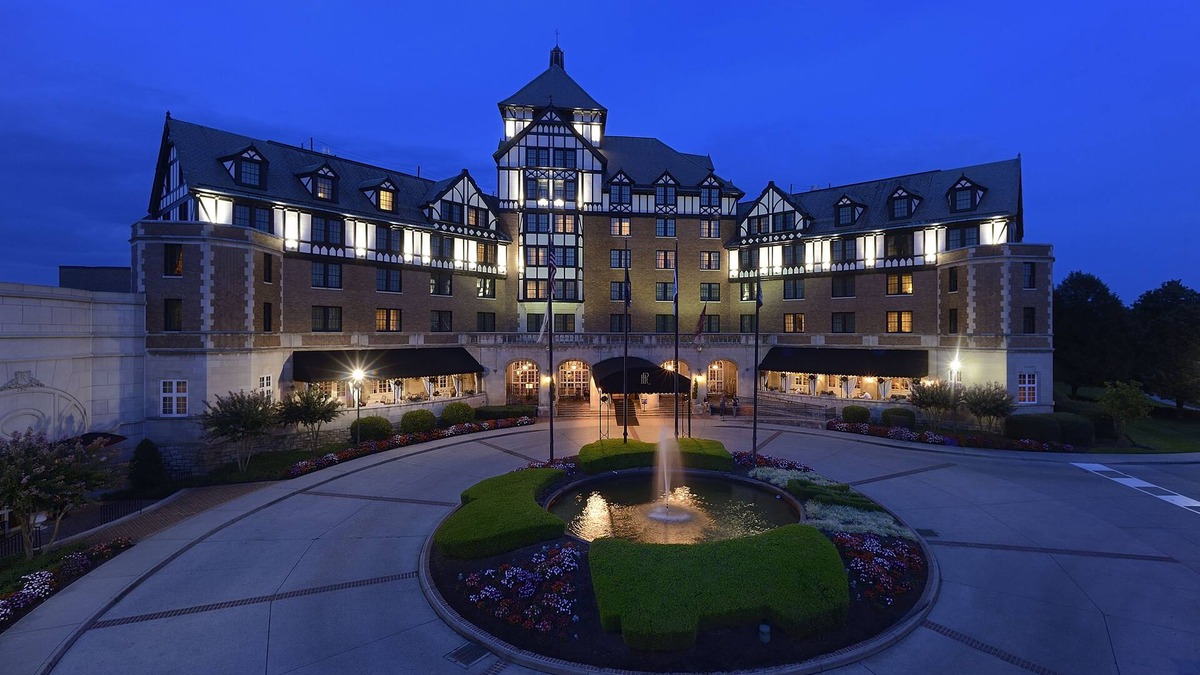 Roanoke Hotel | Hotel Roanoke & Conference Ctr, Curio Collection by Hilton