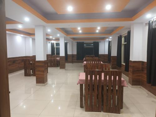 Rampur Hotel | Hotel Royal Place