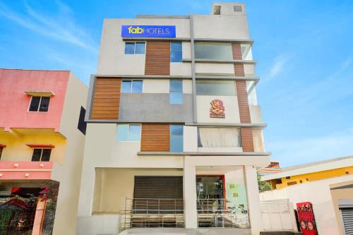 Yeshwanthpur Hotel | Hotel Royal Suites - Yeshwanthpur