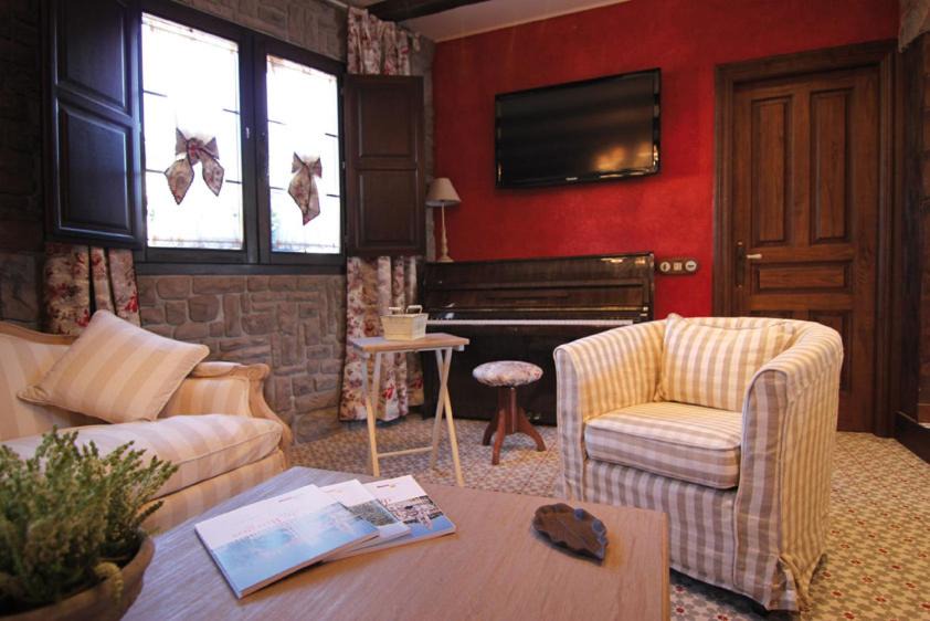 Carcedo de Burgos Hotel | Hotel Rural La Tenada