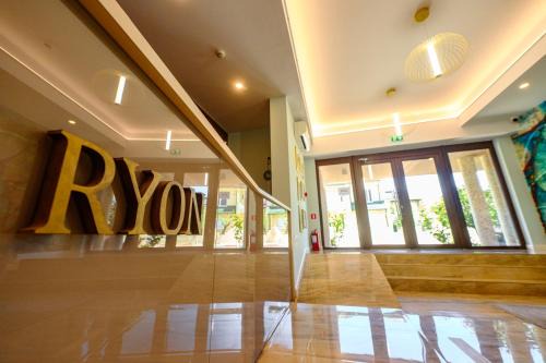 Mamaia-Sat Hotel | Hotel Ryon