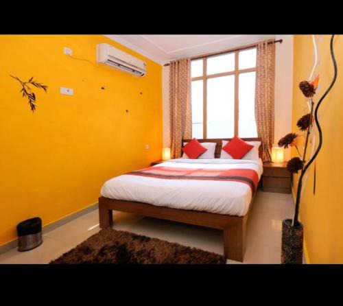 Neemrana Hotel | Hotel Samrat