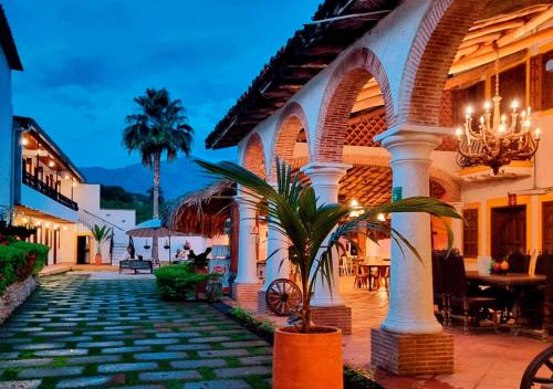 Zona Colonial Hotel | Hotel Santa Barbara Colonial - Santa Fe de Antioquia