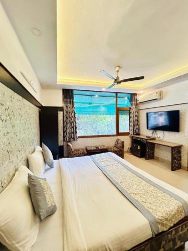 Jangupura Extension Hotel | Hotel Satwah Home Stay Just 10 Minute Away Form Nizamuddin Railway Station
