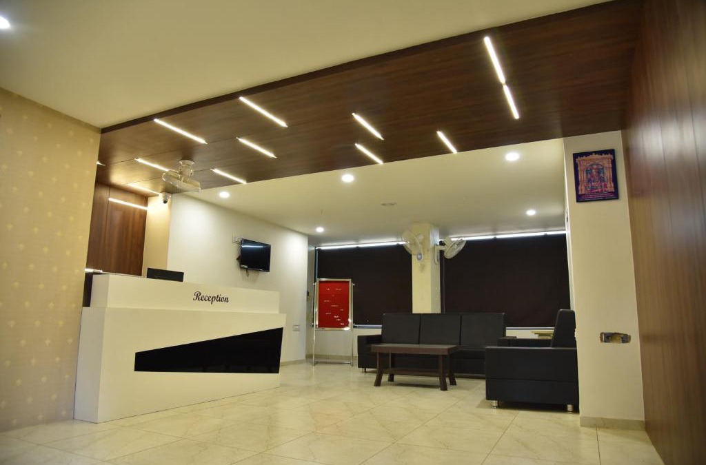 Dhuva Hotel | Hotel Savera Inn