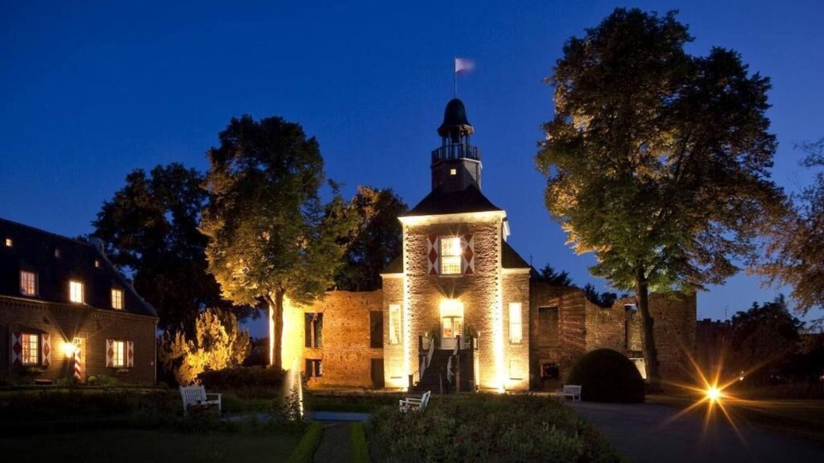 Weeze House | Hotel Schloss Hertefeld