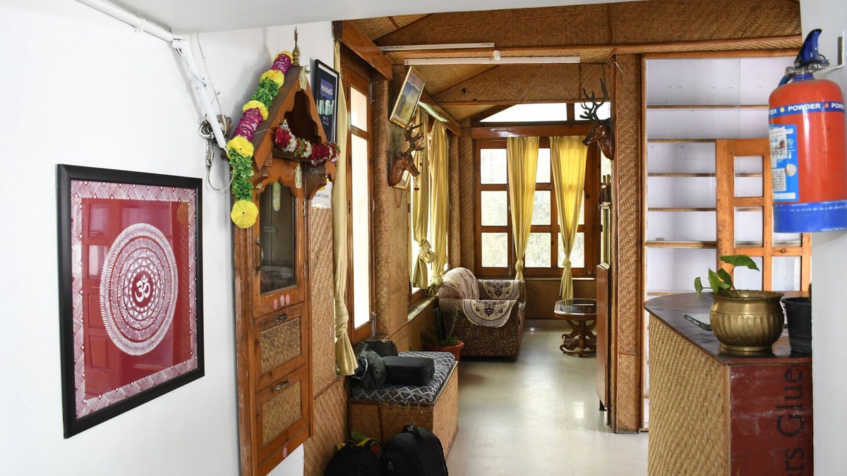Kausani Hotel | Hotel Shivay