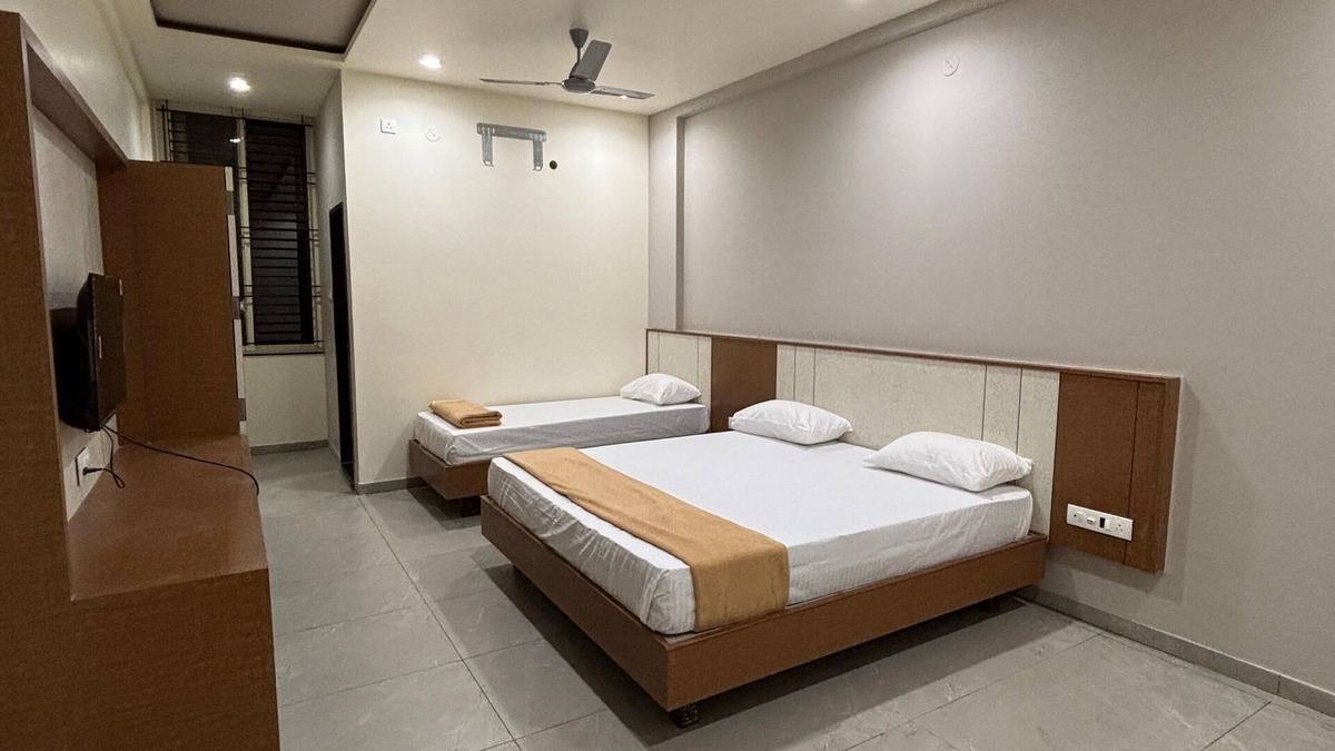 Hungund Cabin | HOTEL SHRI SHRINIVAS RESIDENCY