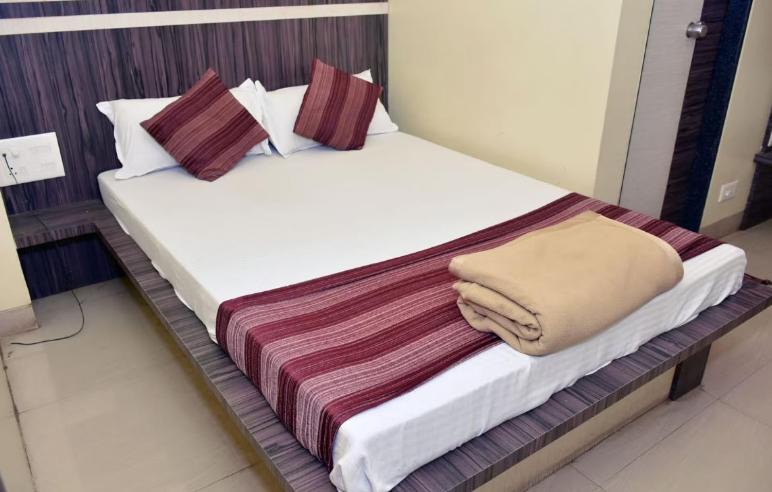 Wai Hotel | Hotel Shriniwas Executive, Wai