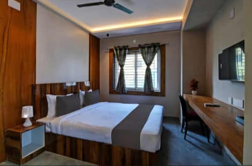Bhubaneshwar Hotel | Hotel Signature Inn Near Ayurvedic Hospital & Sum Hospital Budget Friendly