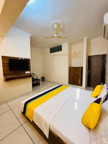 Mohali Hotel | Hotel SK GRAND