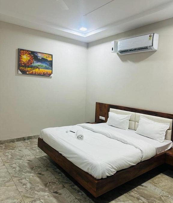 Sirsa Hotel | HOTEL SKYZ