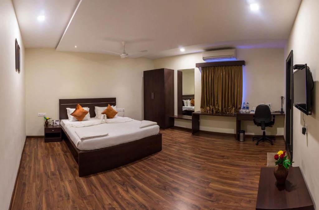 Razole Hotel | Hotel Somisetty Landmark