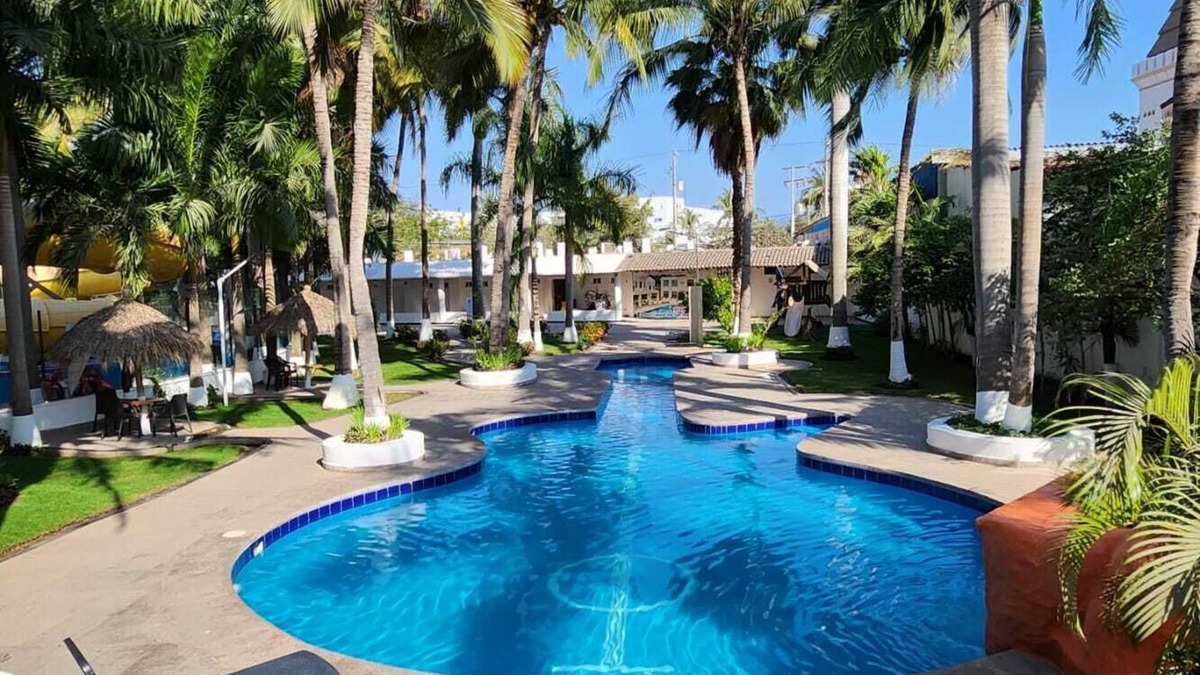 Las Jarretaderas Hotel | Hotel Splash Inn Nuevo Vallarta
