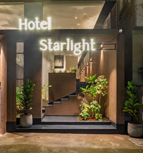Financial District Hotel | Hotel Starlight by Avana, 400m from US Consulate Hyderabad