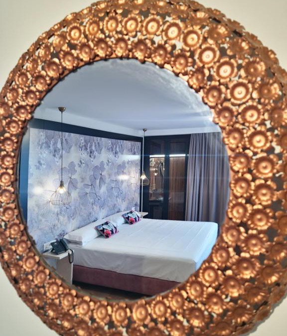 Villanueva de la Serena Hotel | Hotel Suites Moma Centro