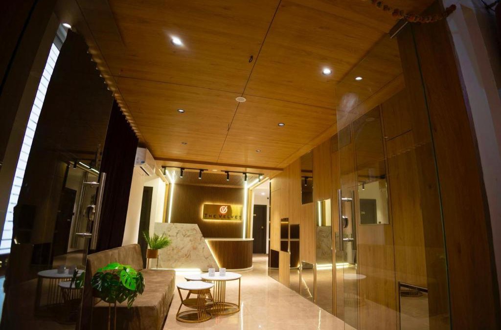 Gandhinagar Hotel | Hotel The Velvet Rooms & Banquet