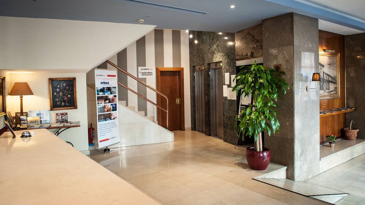 Eibar Hotel | Hotel Unzaga Plaza