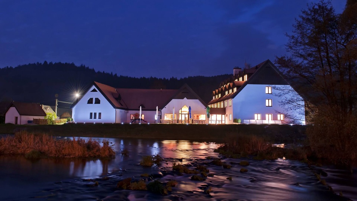 Vir Hotel | Hotel Vír