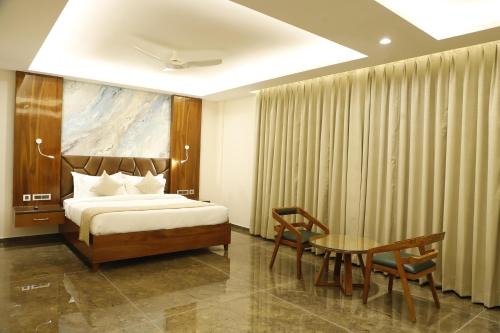 Kannauj Hotel | Hotel V K Grand