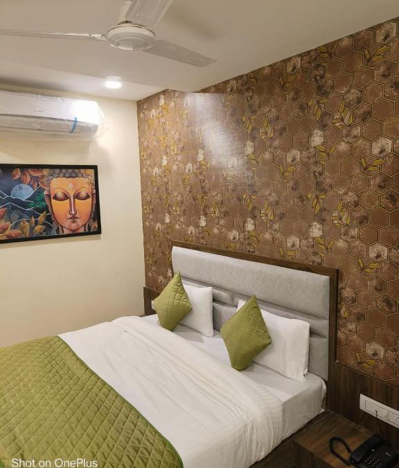 Vadodara Hotel | Hotel V R Villa