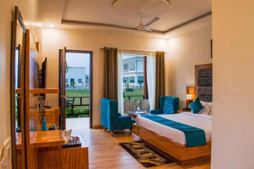 Naukuchiyatal Hotel | Hotel Vaapi Comfort inn