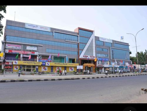 Hanmakonda Hotel | Hotel Vaishnavi Grand
