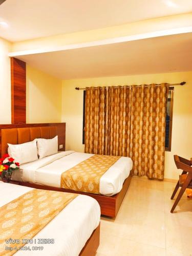 Masjid Bandar House | Hotel Victoria Palace - South Mumbai