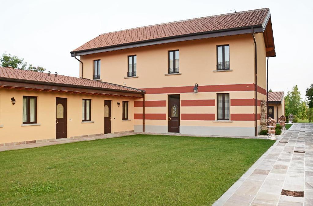 Corte de'Cortesi Con Cignone Hotel | Hotel Villa Borghesi