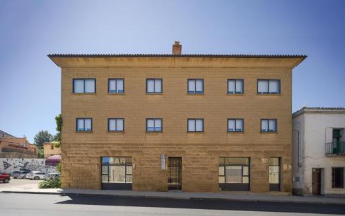 Ayerbe Hotel | Hotel Villa de Ayerbe