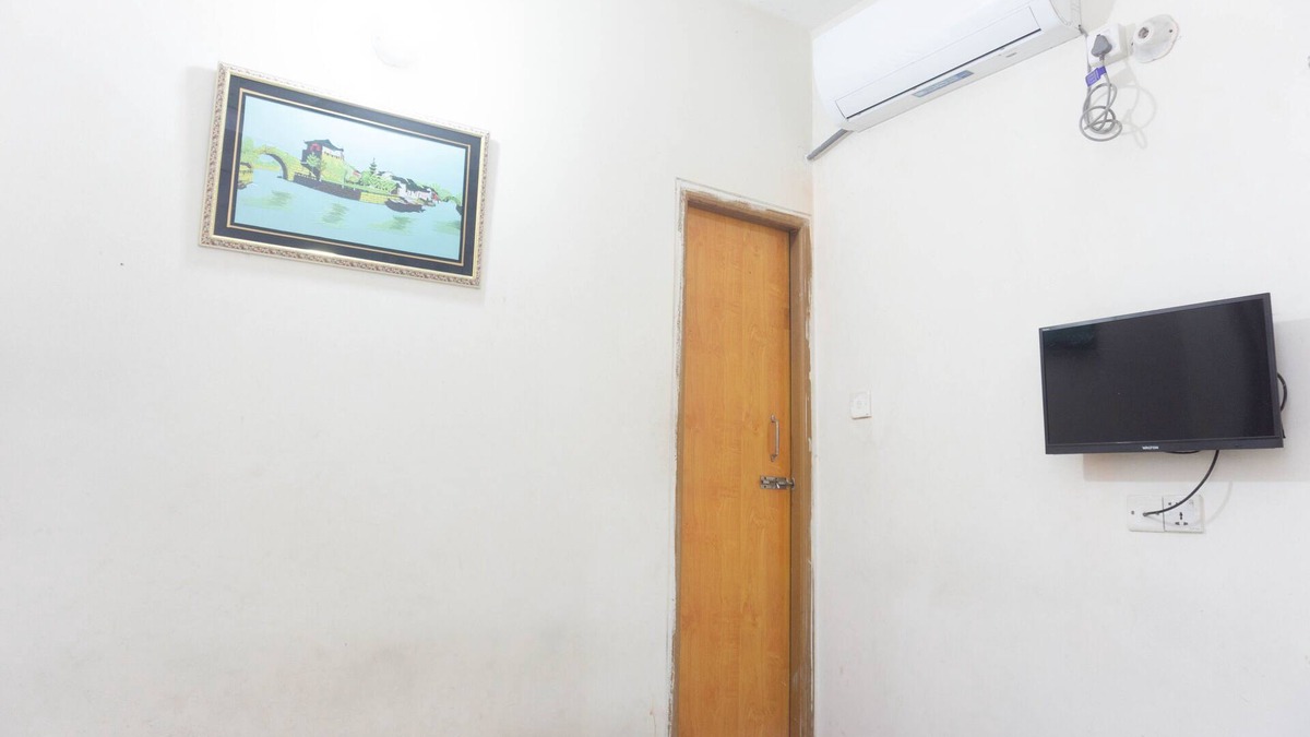 Dhaka Hotel | Hotel White House International Residential - Standard Single - AC