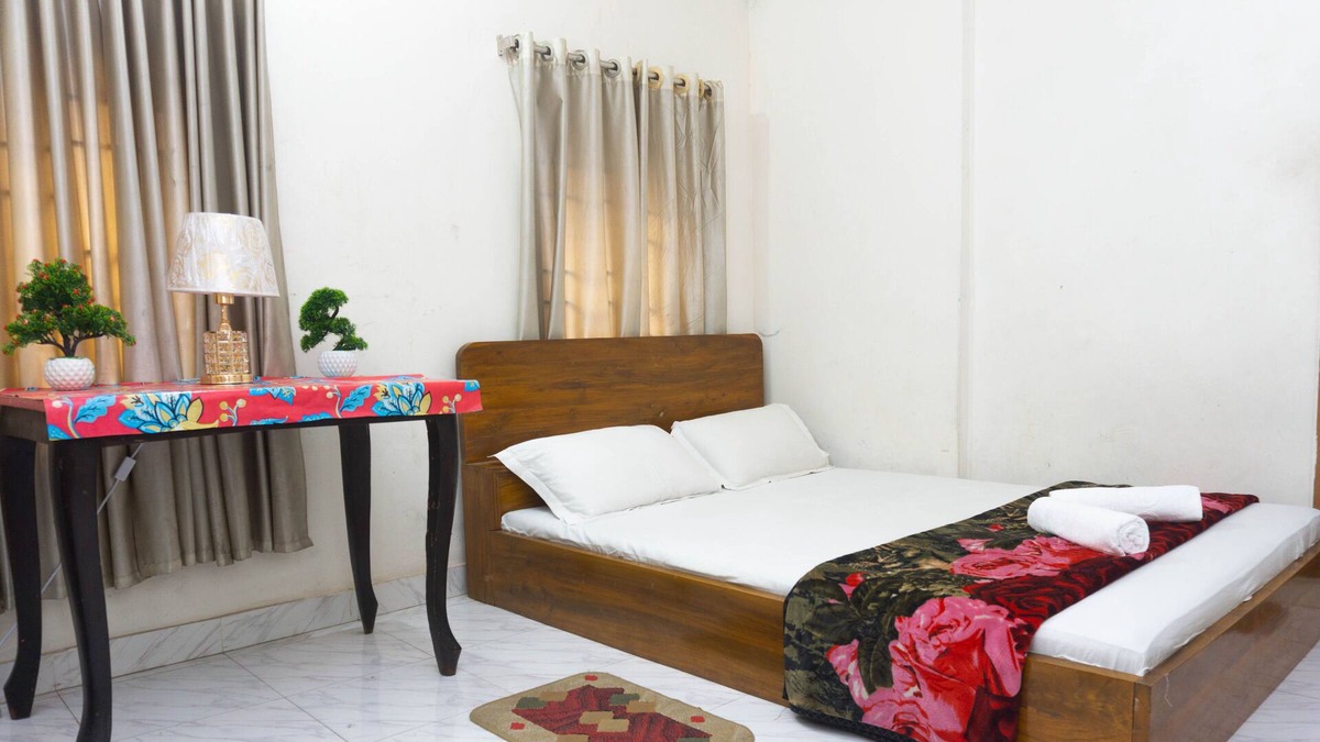Dhaka Hotel | Hotel White House International Residential, Couple Room - AC