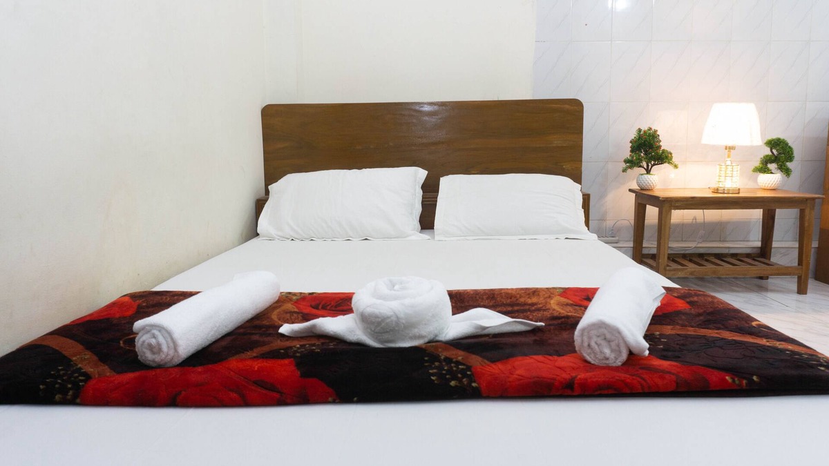 Dhaka Hotel | Hotel White House International Residential - Family Room - AC
